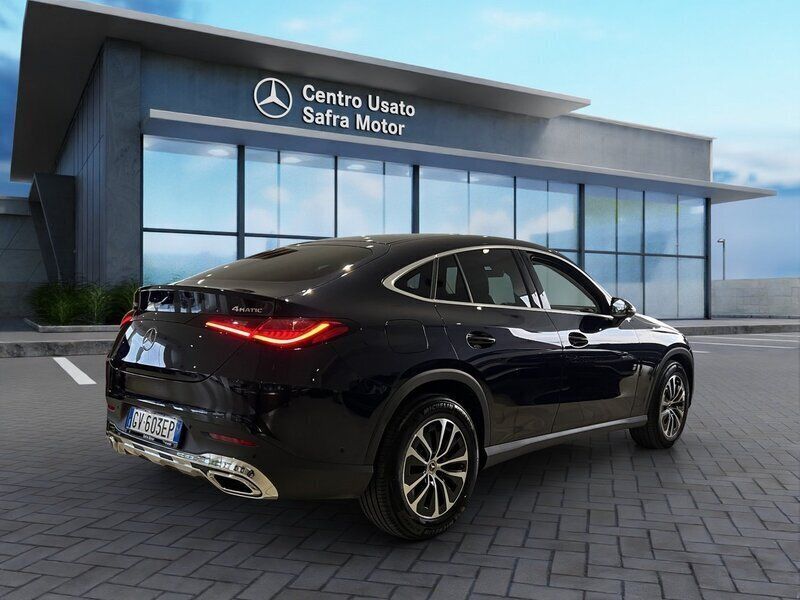 Usata Mercedes GLC220 Advanced 197 CV (144 kW) 2024 Blu nautico Coupé