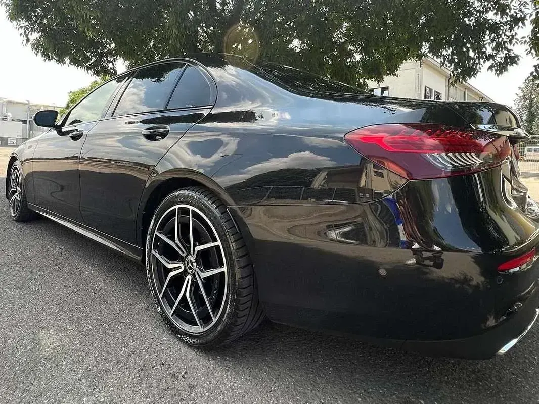 Usata Mercedes E220 194 CV (142 kW) 2021 Nero Berlina