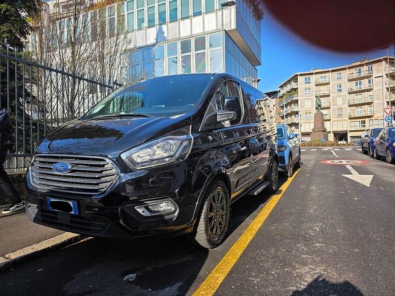Usata Ford Tourneo Custom 170 CV (125 kW) 2018 Nero Furgone