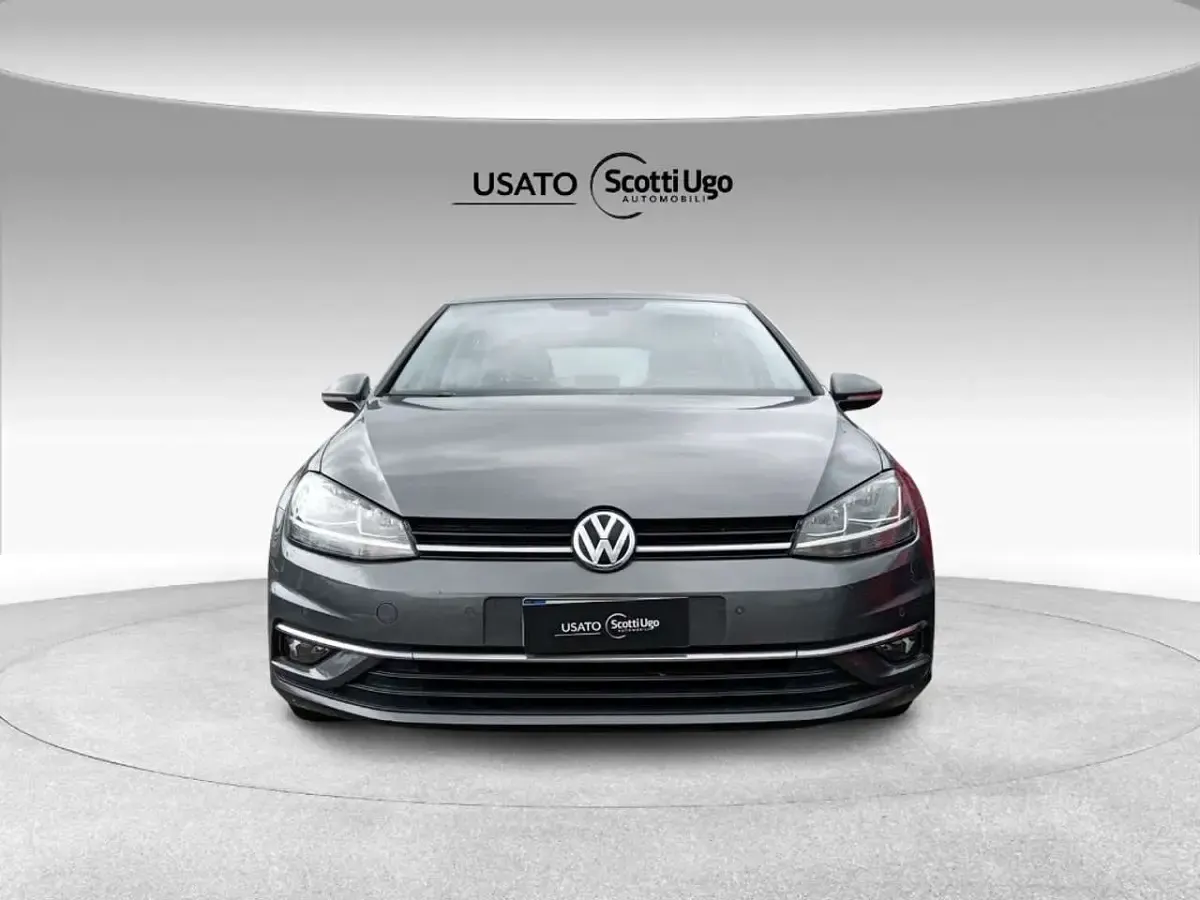 Usata VW Golf VII Trendline 110 CV (80 kW) 2017 Nero Utilitaria
