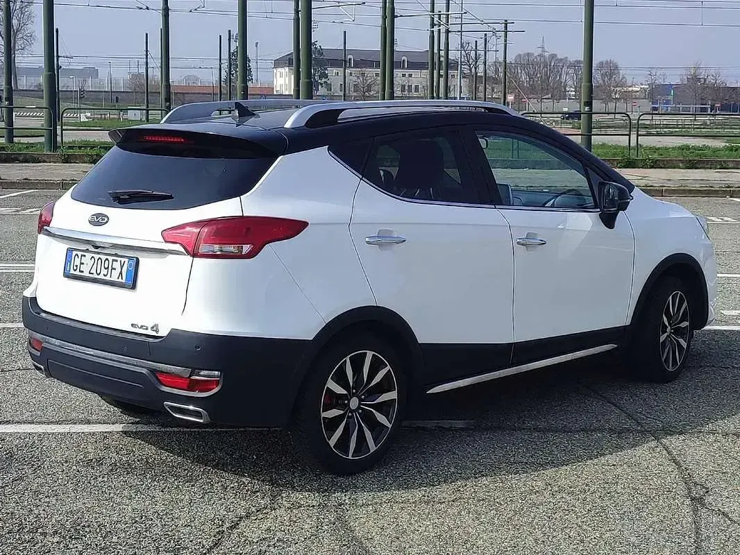Usata EVO Evo 4 114 CV (83 kW) 2021 Bianco SUV