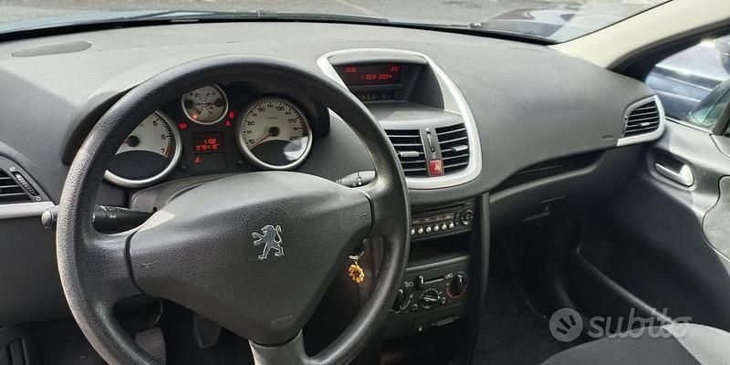 Usata Peugeot 207 75 CV (55 kW) 2007 Utilitaria