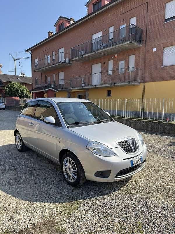 Usata Lancia Ypsilon 60 CV (44 kW) 2010 Utilitaria