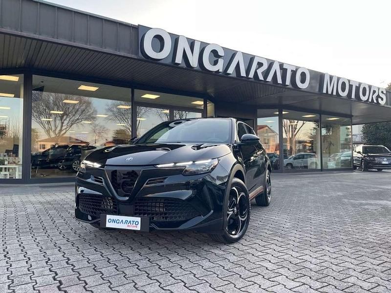 Nero Nuova 2025 Alfa Romeo Junior Edizione Speciale SUV | 27.600 € (Buon prezzo) - Immagine 1/4