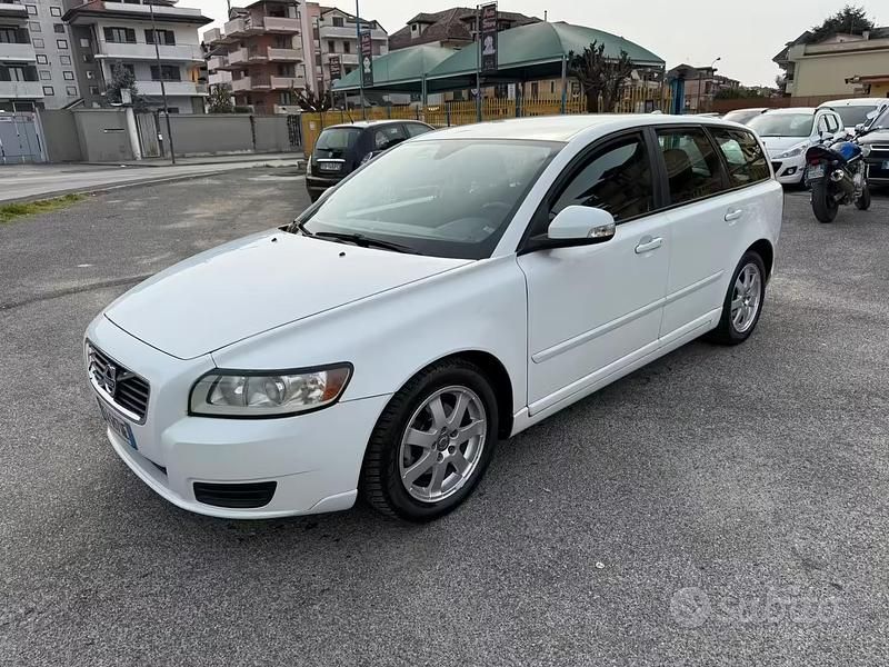 Usata Volvo V50 115 CV (84 kW) 2010 Bianco Station wagon