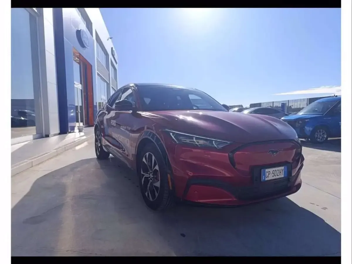 Usata Ford Mustang Mach-E Extended Range 258 kW (351 CV) 2023 Rapid red SUV