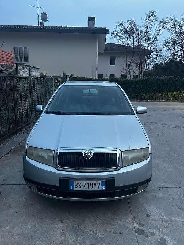 Usata Skoda Fabia Classic 68 CV (50 kW) 2002 Argento Berlina