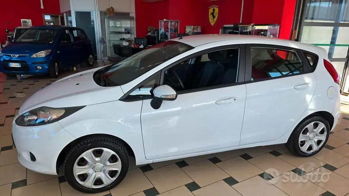 Usata Ford Fiesta Titanium 68 CV (50 kW) 2009 Bianco Berlina