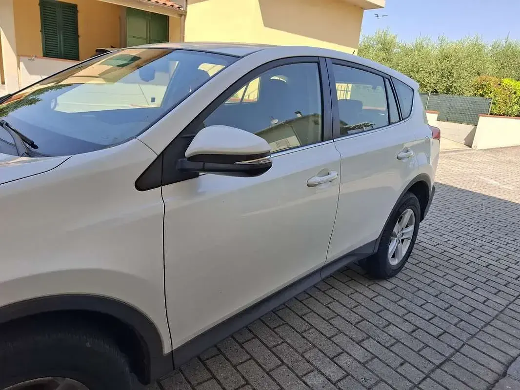 Usata Toyota RAV4 Active 124 CV (91 kW) 2013 Bianco SUV