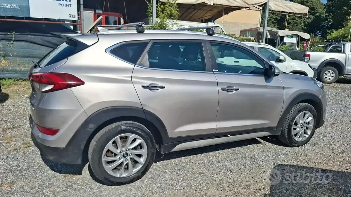 Usata Hyundai Tucson Xpossible 141 CV (103 kW) 2017 Marrone SUV