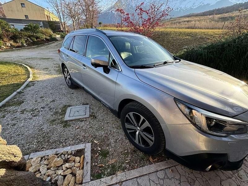 Usata Subaru Outback 175 CV (128 kW) 2018 Argento Station wagon