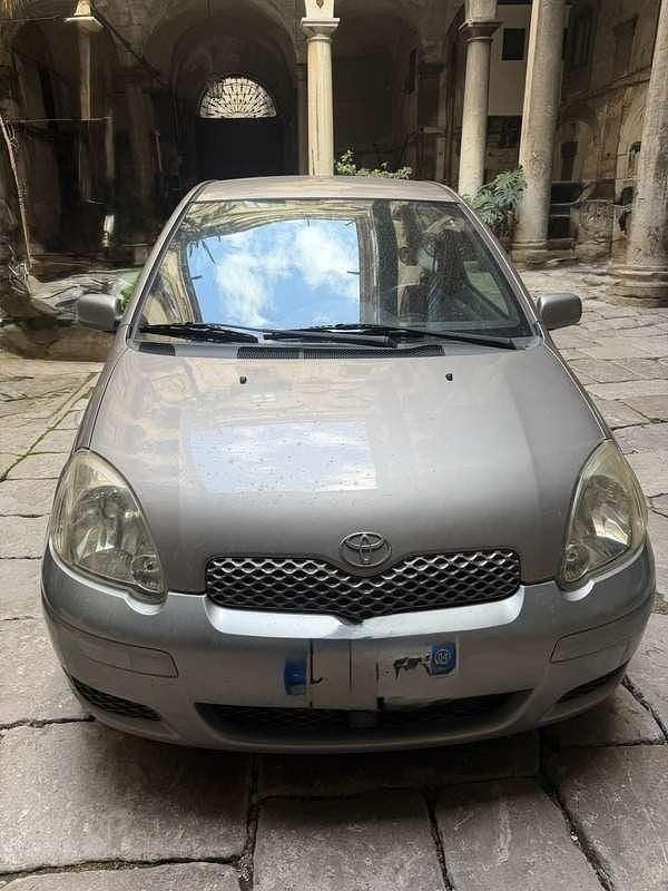 Usata Toyota Yaris 65 CV (47 kW) 2004 Utilitaria