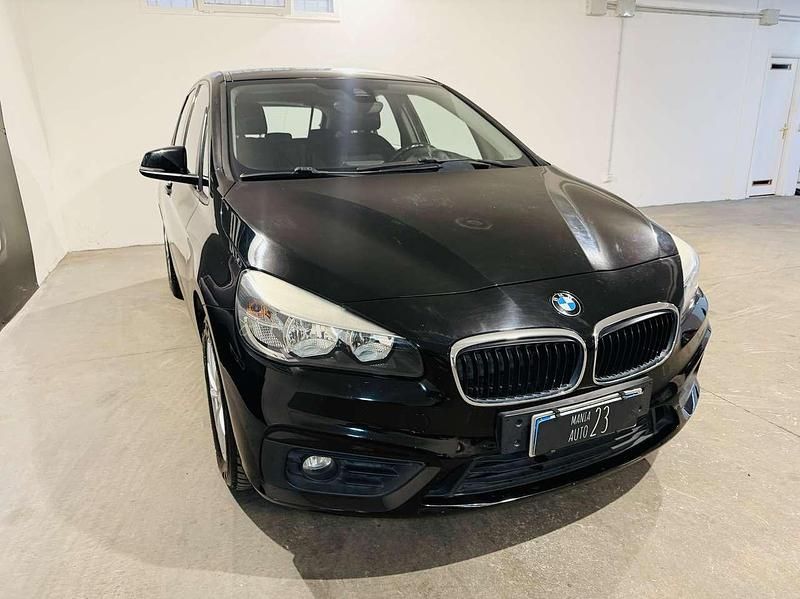 Usata BMW 218 Active Tourer Sport Line 150 CV (110 kW) 2015 Nero Monovolume