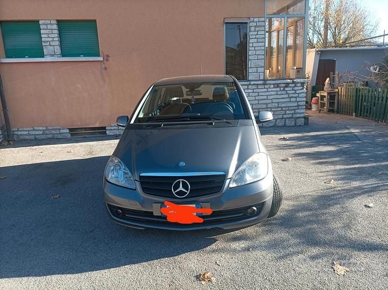 Usata Mercedes A150 95 CV (69 kW) 2011 Grigio Utilitaria