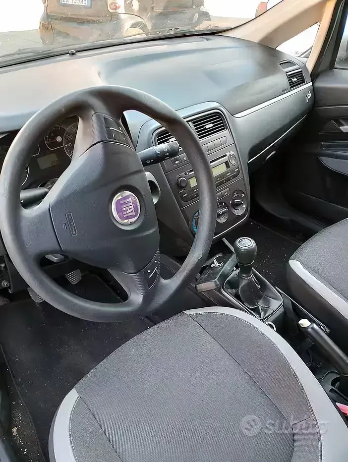Usata Fiat Grande Punto 75 CV (55 kW) 2008 Grigio Utilitaria