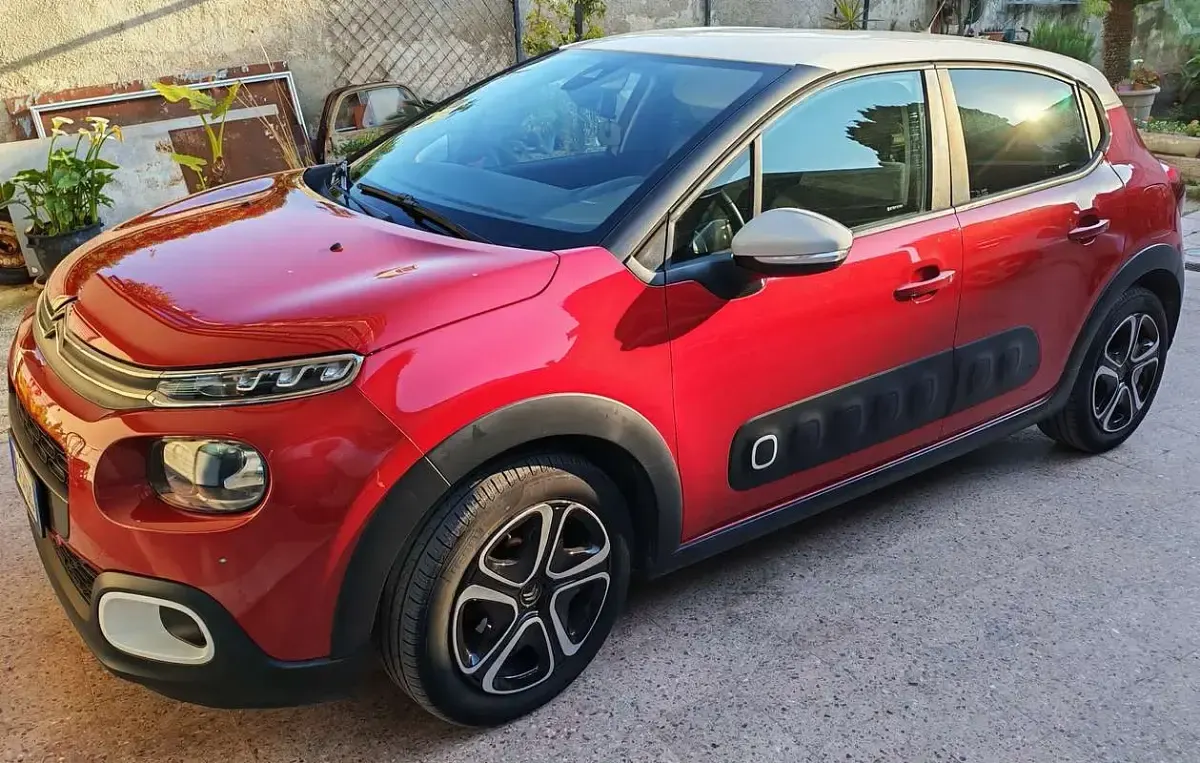 Usata Citroën C3 Shine 102 CV (75 kW) 2019 Rosso Utilitaria