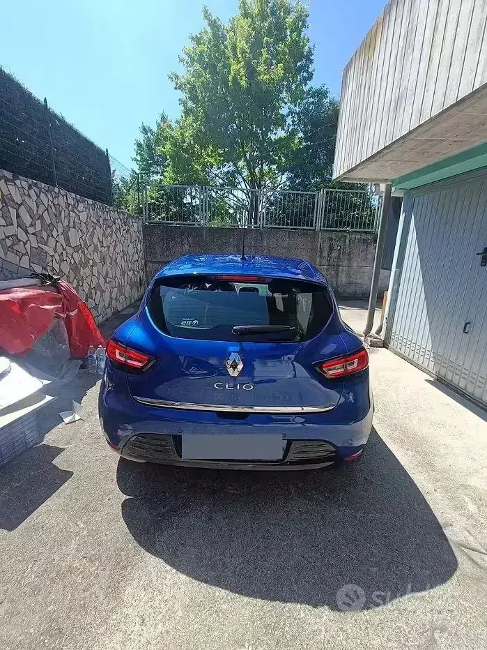Usata Renault Clio IV Zen 76 CV (55 kW) 2019 Blu/azzurro Berlina