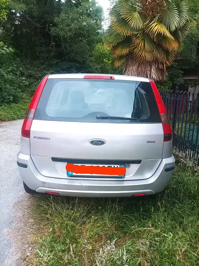 Usata Ford Fusion 68 CV (50 kW) 2003 Grigio Utilitaria