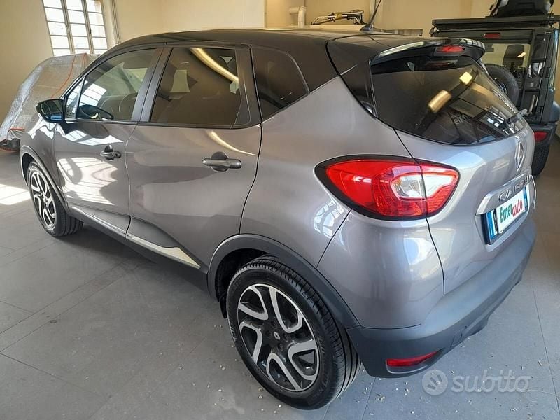 Occasion Renault Captur 90 ch (66 kW) 2014 Gris SUV