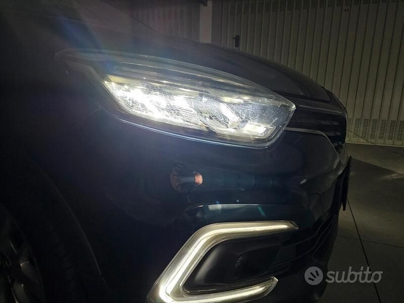 Usata Renault Captur 131 CV (96 kW) 2019 Verde SUV