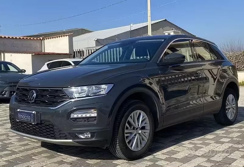 Usata VW T-Roc Business 116 CV (85 kW) 2020 Grigio SUV