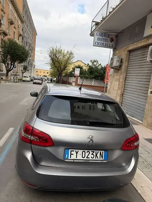 Usata Peugeot 308 Business-Line 131 CV (96 kW) 2019 Berlina