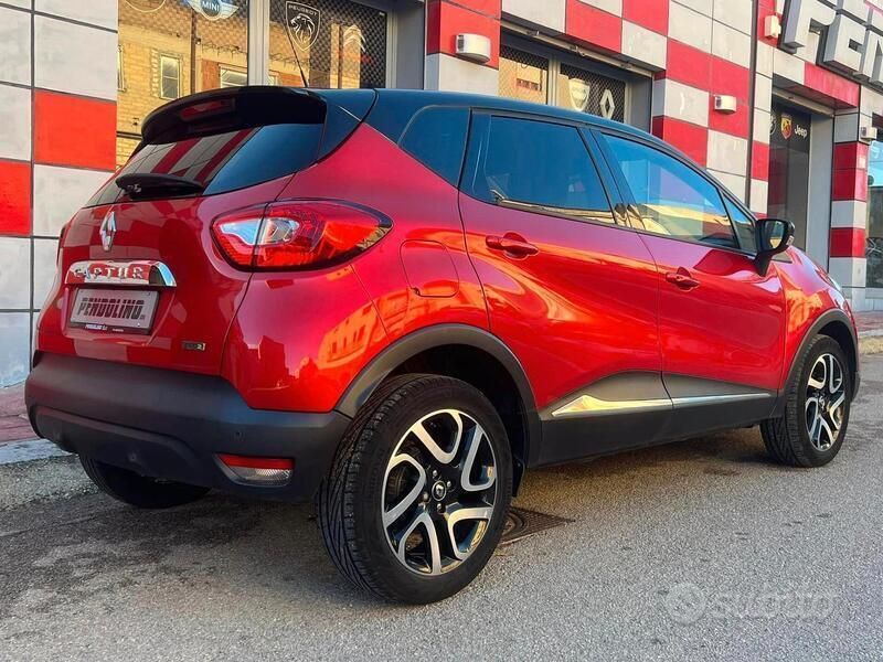 Usata Renault Captur Intens 110 CV (80 kW) 2016 Rosso SUV