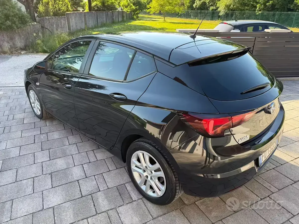 Usata Opel Astra 95 CV (69 kW) 2016 Berlina