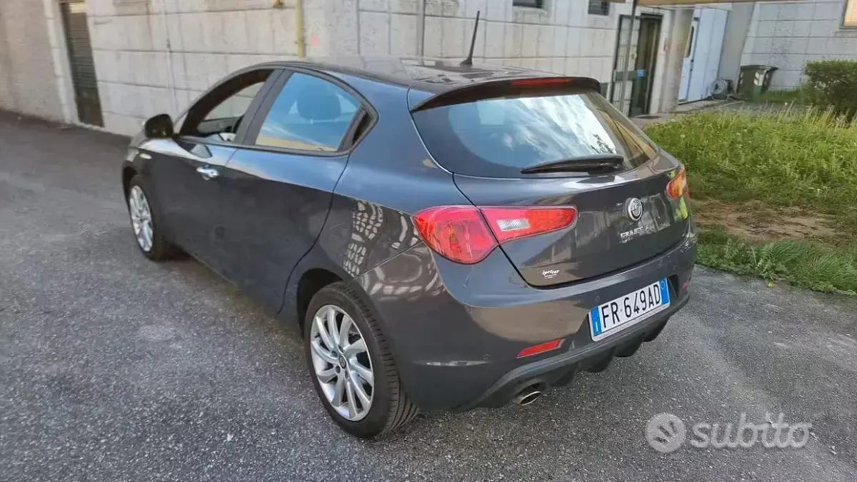 Usata Alfa Romeo Giulietta 120 CV (88 kW) 2018 Grigio Utilitaria