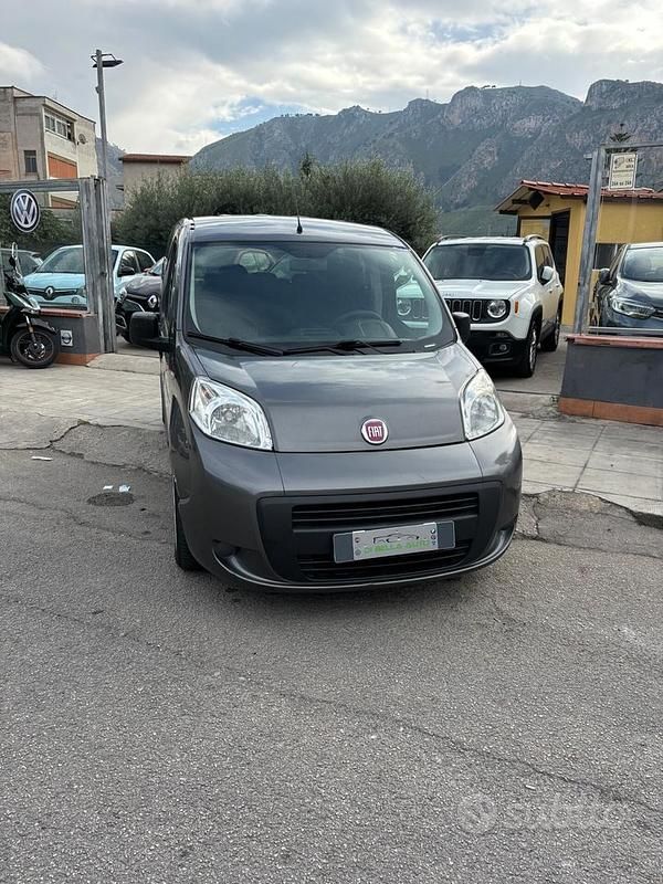 Occasion Fiat Qubo Dynamic 80 ch (58 kW) 2015 Gris Monospace