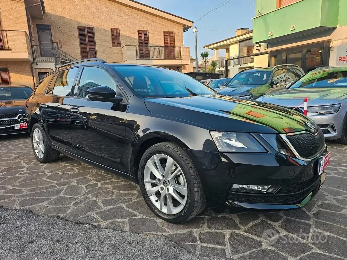 Begagnad Skoda Octavia G-TEC Executive 131 HK (96 kW) 2020 Svart Kombi