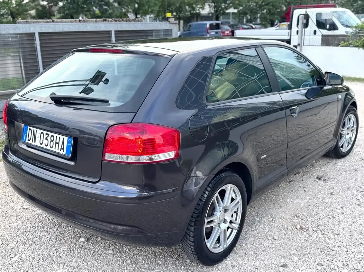 Usata Audi A3 S-Line 140 CV (102 kW) 2009 Grigio Utilitaria