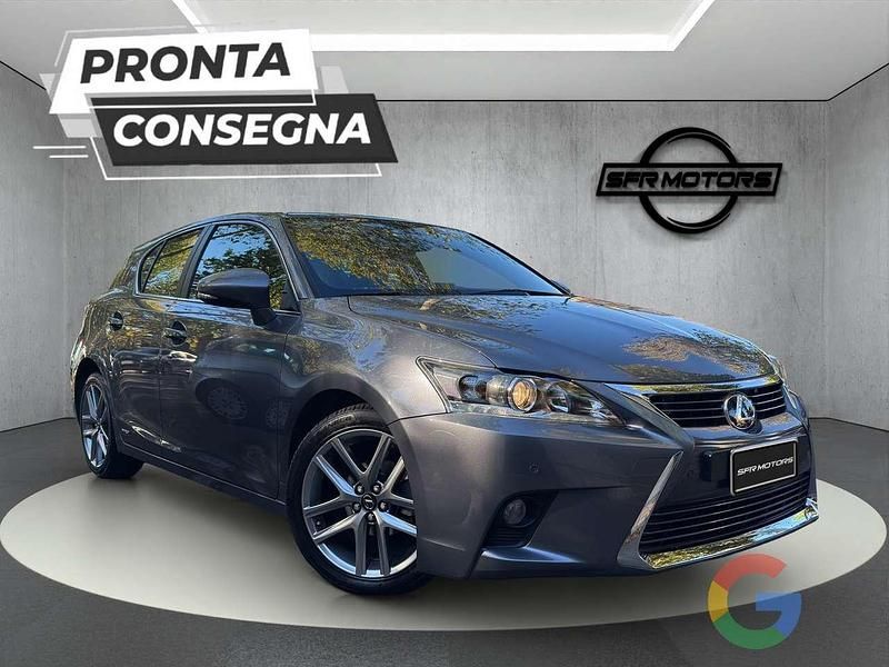 Argento Usata 2017 Lexus CT200h Sport Line Tre volumi | 13.900 € (Buon prezzo) - Immagine 1/4