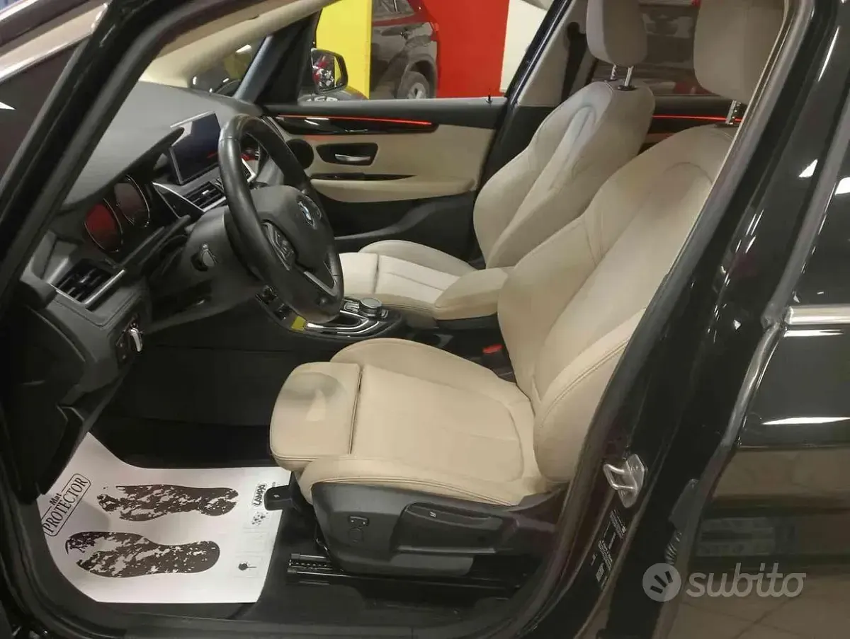 Usata BMW 218 Active Tourer Sport Line 150 CV (110 kW) 2019 Nero Monovolume