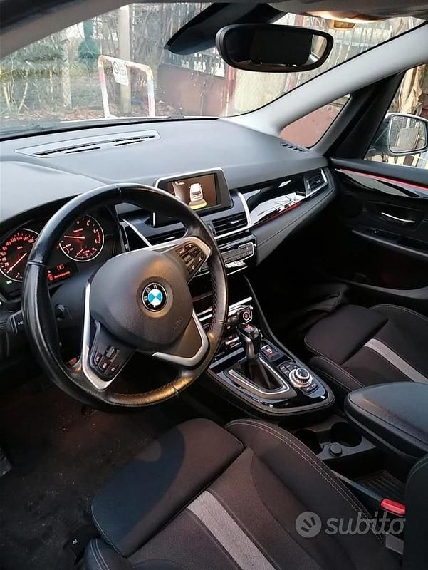 Usata BMW 218 Gran Tourer Sport Line 150 CV (110 kW) 2017 Bianco Monovolume