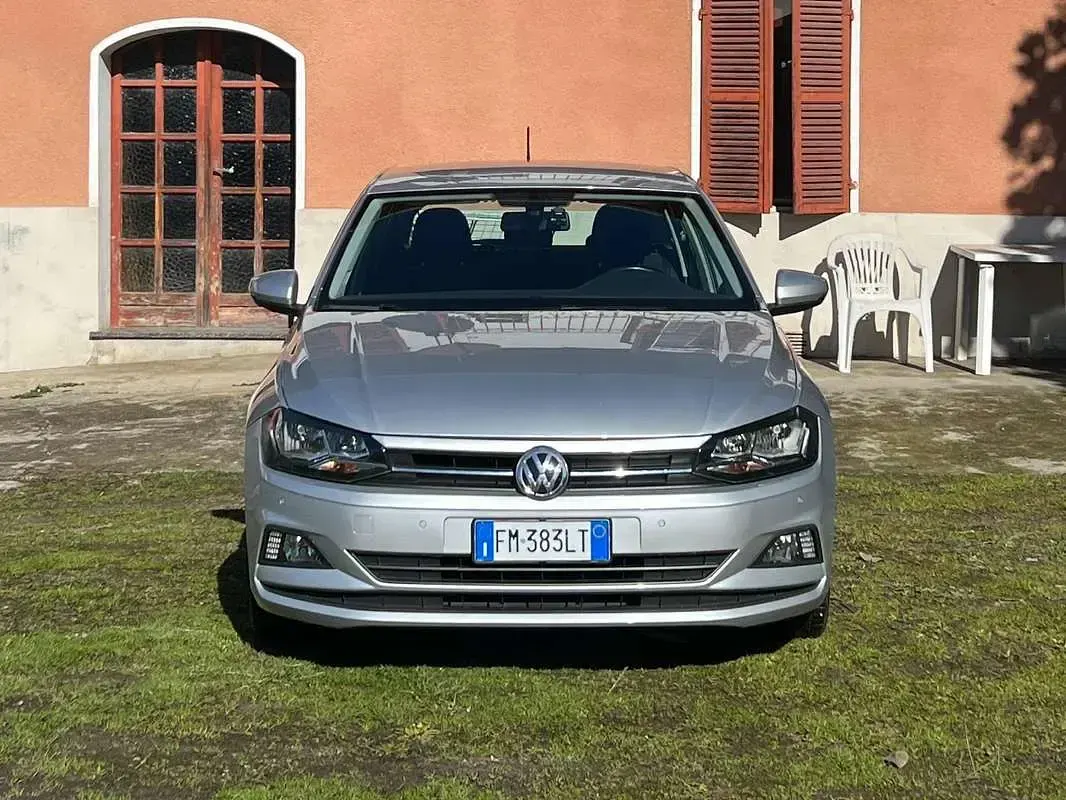 Usata VW Polo Comfortline 75 CV (55 kW) 2018 Grigio Utilitaria