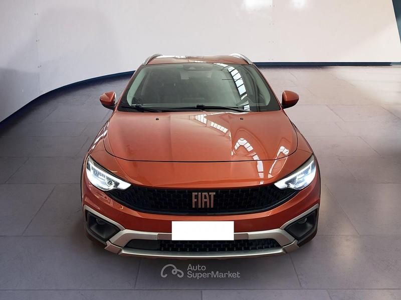 Usata Fiat Tipo Cross 131 CV (96 kW) 2022 Arancione Berlina