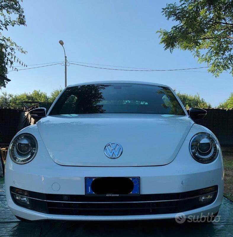 Usata VW Beetle 160 CV (117 kW) 2012 Bianco Utilitaria