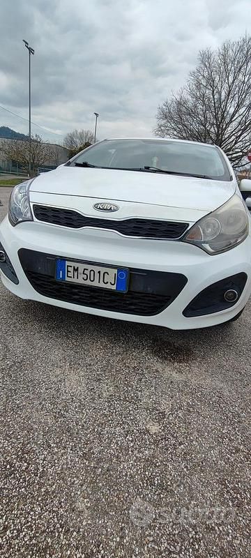 Usata Kia Rio EX 90 CV (66 kW) 2012 Bianco Berlina
