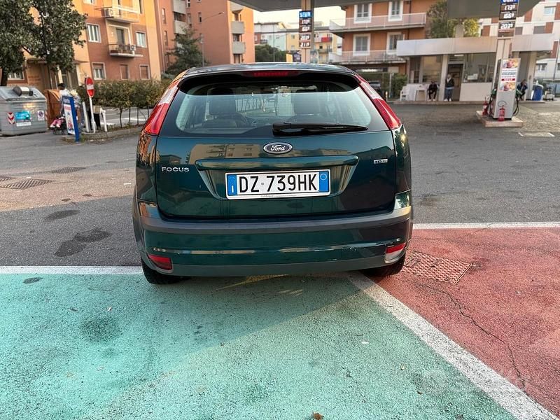 Usata Ford Focus 115 CV (84 kW) 2007 Verde Utilitaria