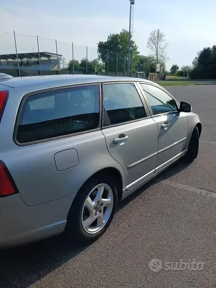Usata Volvo V50 115 CV (84 kW) 2012 Grigio Station wagon