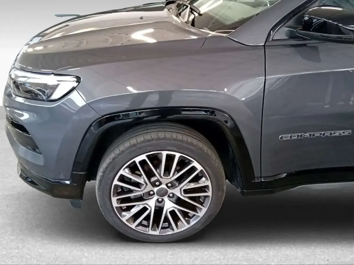 Usata Jeep Compass Summit 131 CV (96 kW) 2025 Graphite gray SUV