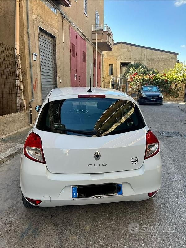 Usata Renault Clio II 2010 Bianco Utilitaria