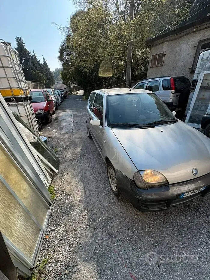 Usata Fiat 600 54 CV (39 kW) 2003 Grigio Berlina