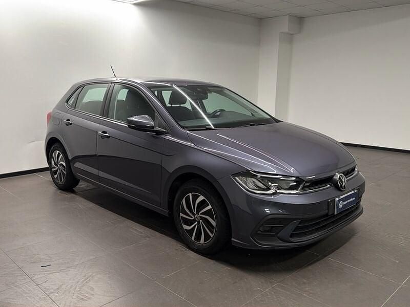 Usata VW Polo Life 95 CV (69 kW) 2022 Grigio Utilitaria