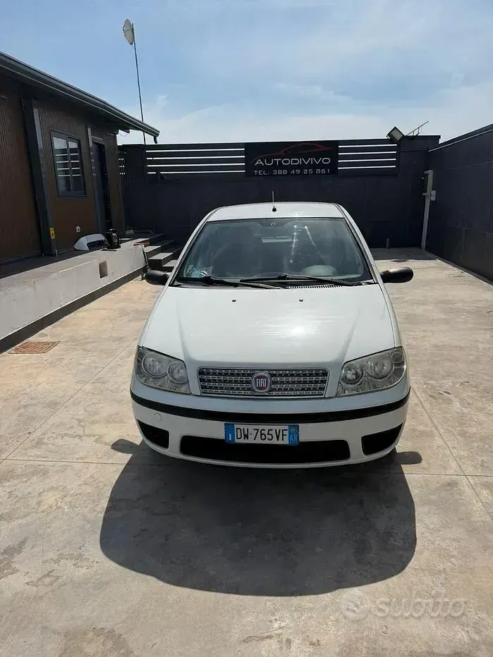 Usata Fiat Punto Active 60 CV (44 kW) 2009 Bianco Utilitaria