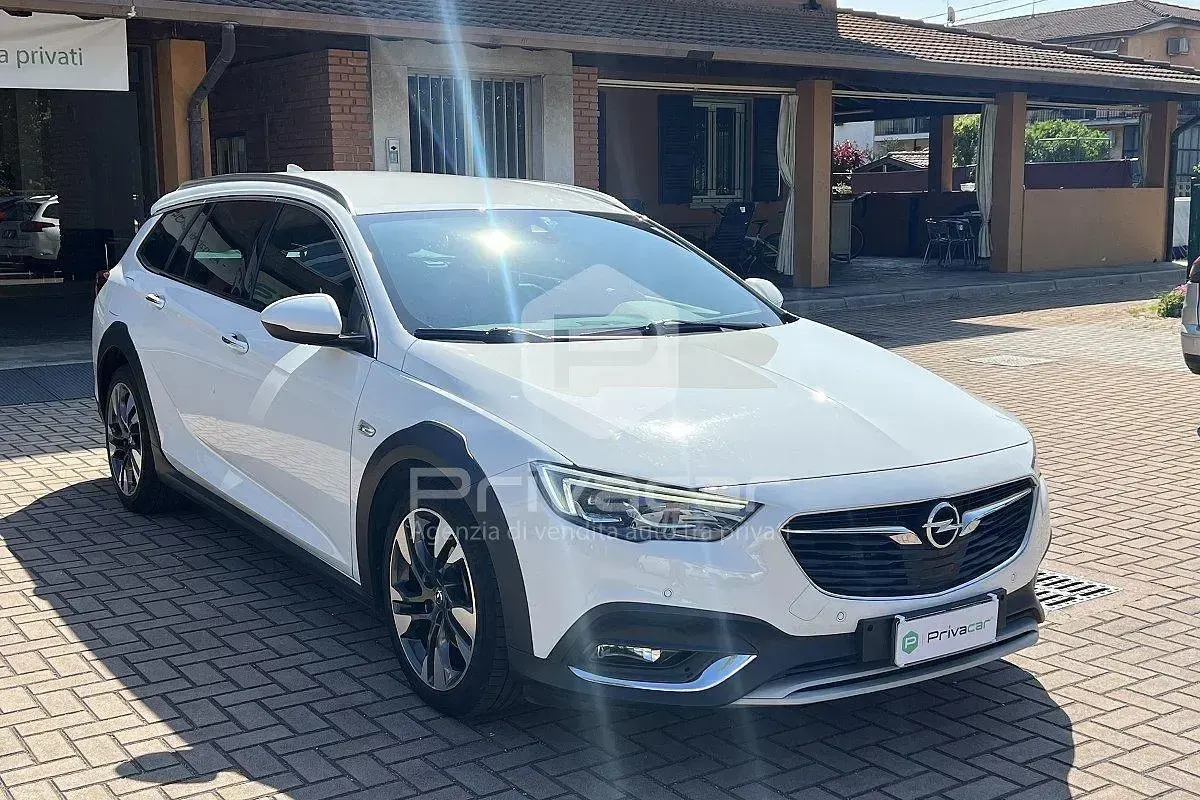 Usata Opel Insignia Country Tourer Exklusiv 169 CV (124 kW) 2018 Bianco Station wagon