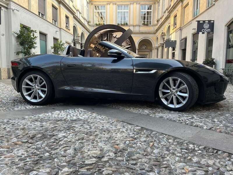 Nero Usata 2015 Jaguar F-Type S Cabrio | 39.400 € (Buon prezzo) - Immagine 1/4