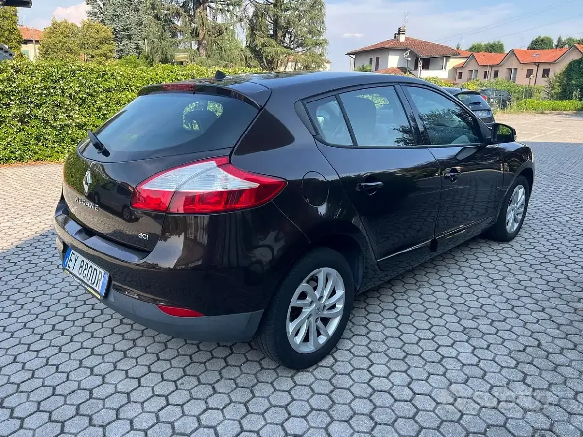 Usata Renault Mégane III 110 CV (80 kW) 2013 Marrone Berlina