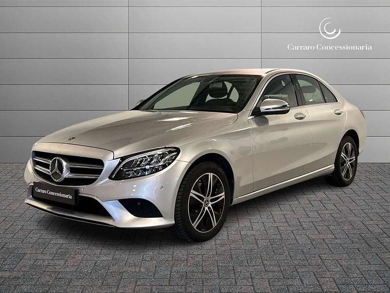 Usata Mercedes C180 122 CV (89 kW) 2019 Argento metallizzato Berlina